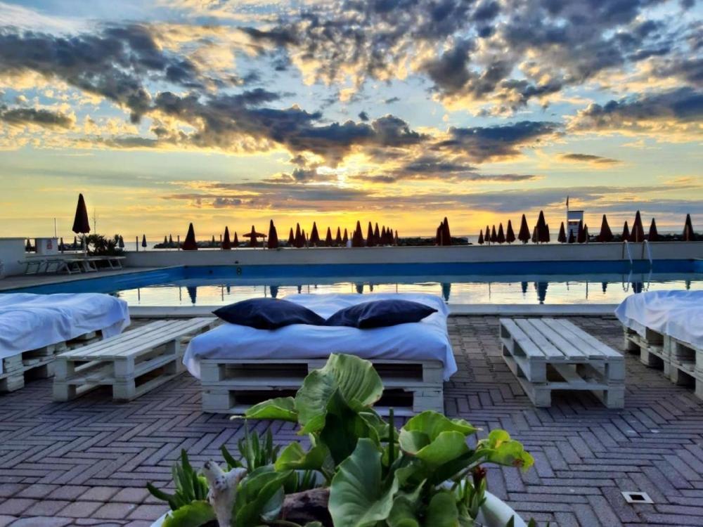 Hotel Classic Lido Di Savio Esterno foto